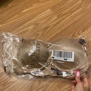 Victoria’s secret, 34B, bombshell push-up bra, nude